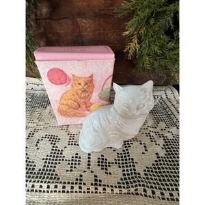 VTG Avon Kitten Little Somewhere Cologne White Milk Glass Cat Decanter Boxed